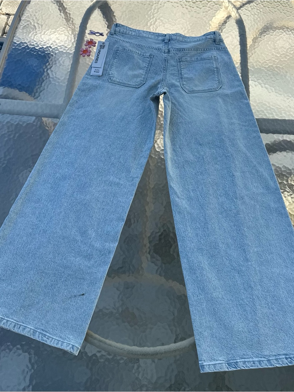🩵🤍Low Rise Extra Baggy Jeans No Boundaries Light Acid Wash NWT Size 6 - Picture 15 of 16
